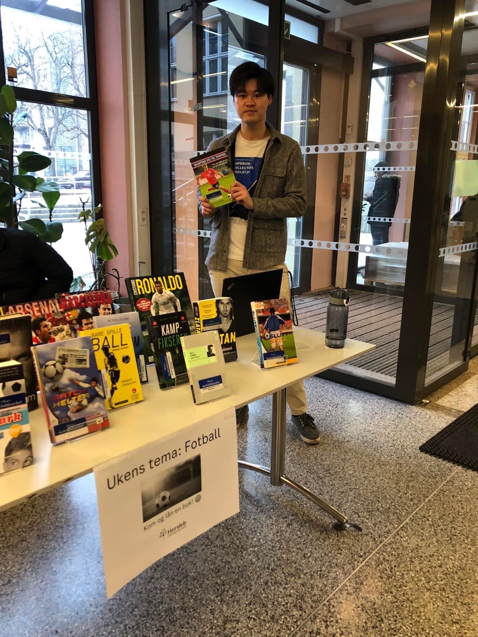 Andy anbefaler fotballb&oslash;ker.jpg