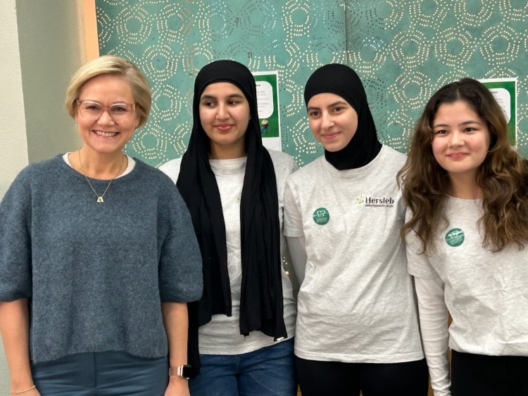 Helseminister Kjerol og tre buddyer fra vg3.jpg