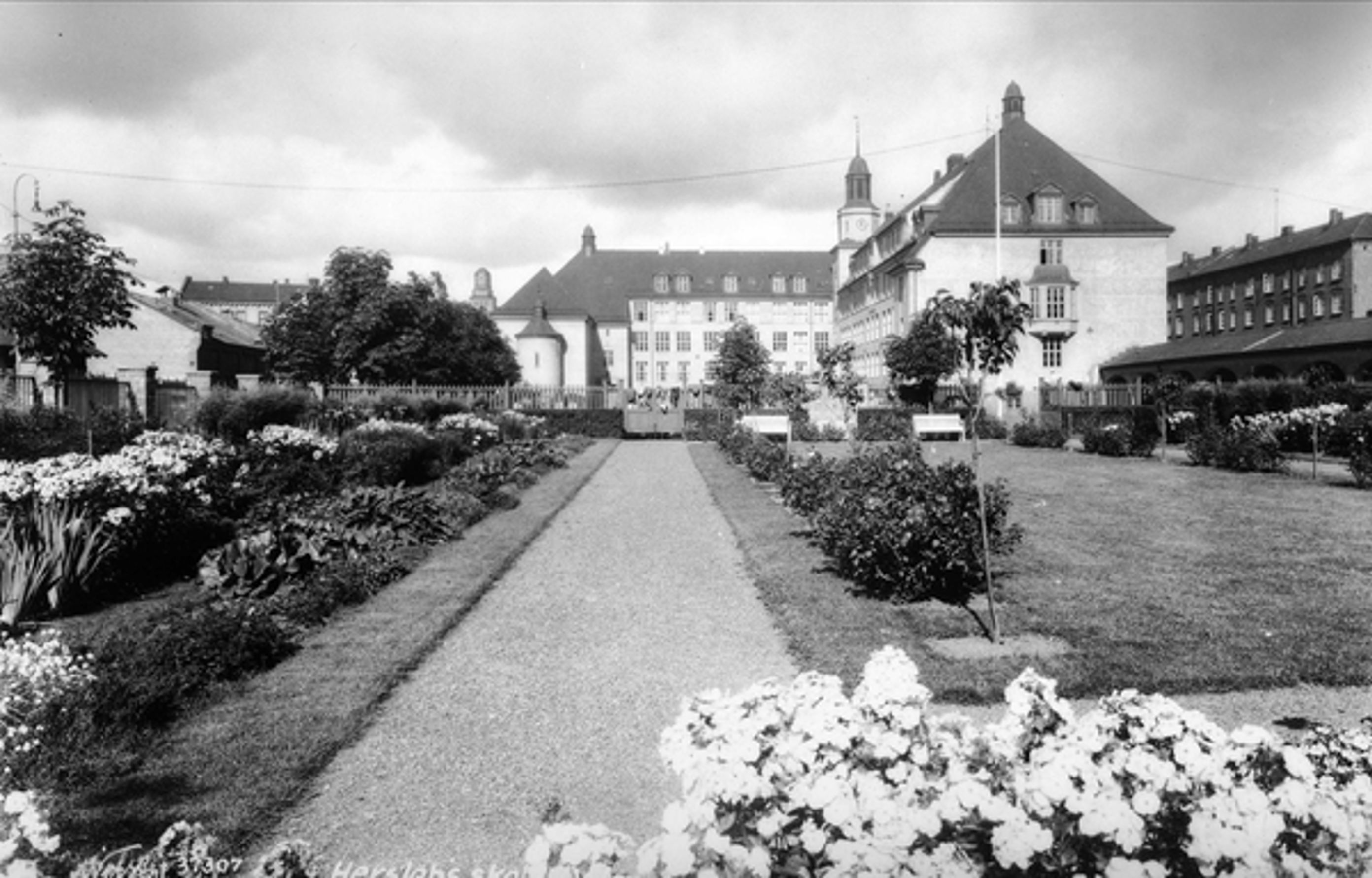 04 Foto: Wilse, Anders Beer/DEXTRA Photo, Teknisk museum. Bildetekst: Herslebs skole. 09.09.1931