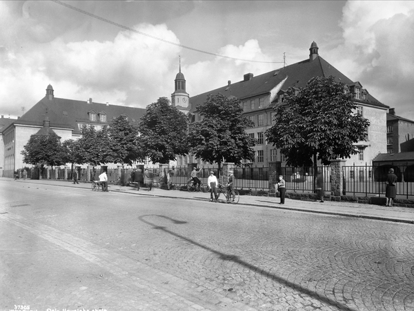 07 Foto: Wilse, Anders Beer/DEXTRA Photo, Teknisk museum. Bildetekst: Herslebs skole. 09.09.1931
