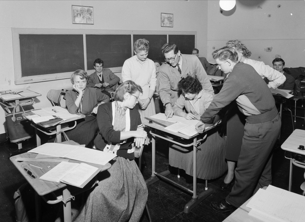 09 Foto: Ørnelund, Leif/ DEXTRA Photo, Teknisk museum. Bildetekst undervisning. 19.10.195709 Se Referanseliste.jpg