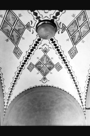 20 Fotograf ukjent, 1922. Byarkitekten. Bildenummer: A-20031/Ua/0003/024. Utlånt av Oslo byarkiv. Bildetekst: Takdekorasjon, buehvelv.. Herslebs skole 1922