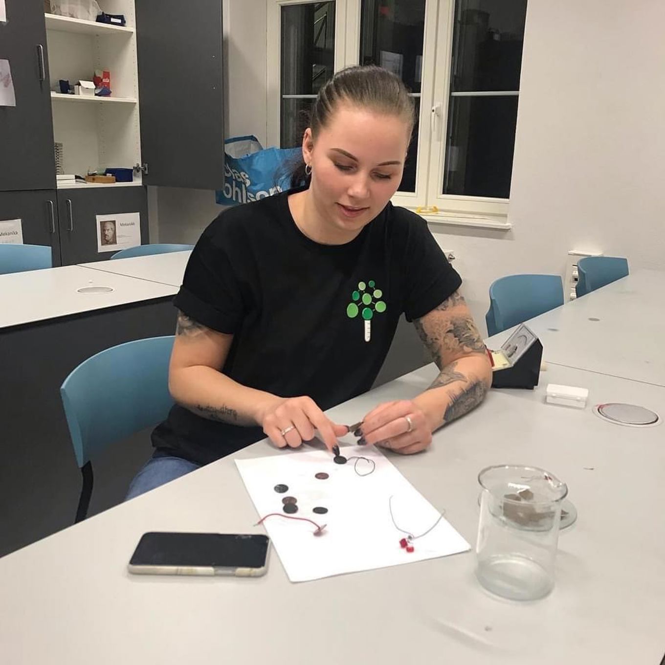 Foto: Marianne Morck Elev som viser forsøk