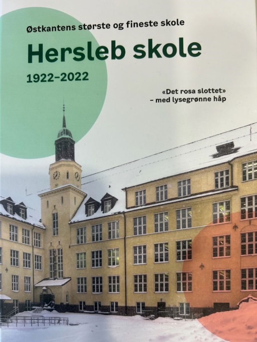 Bilde av førstesiden til boka Hersleb skole