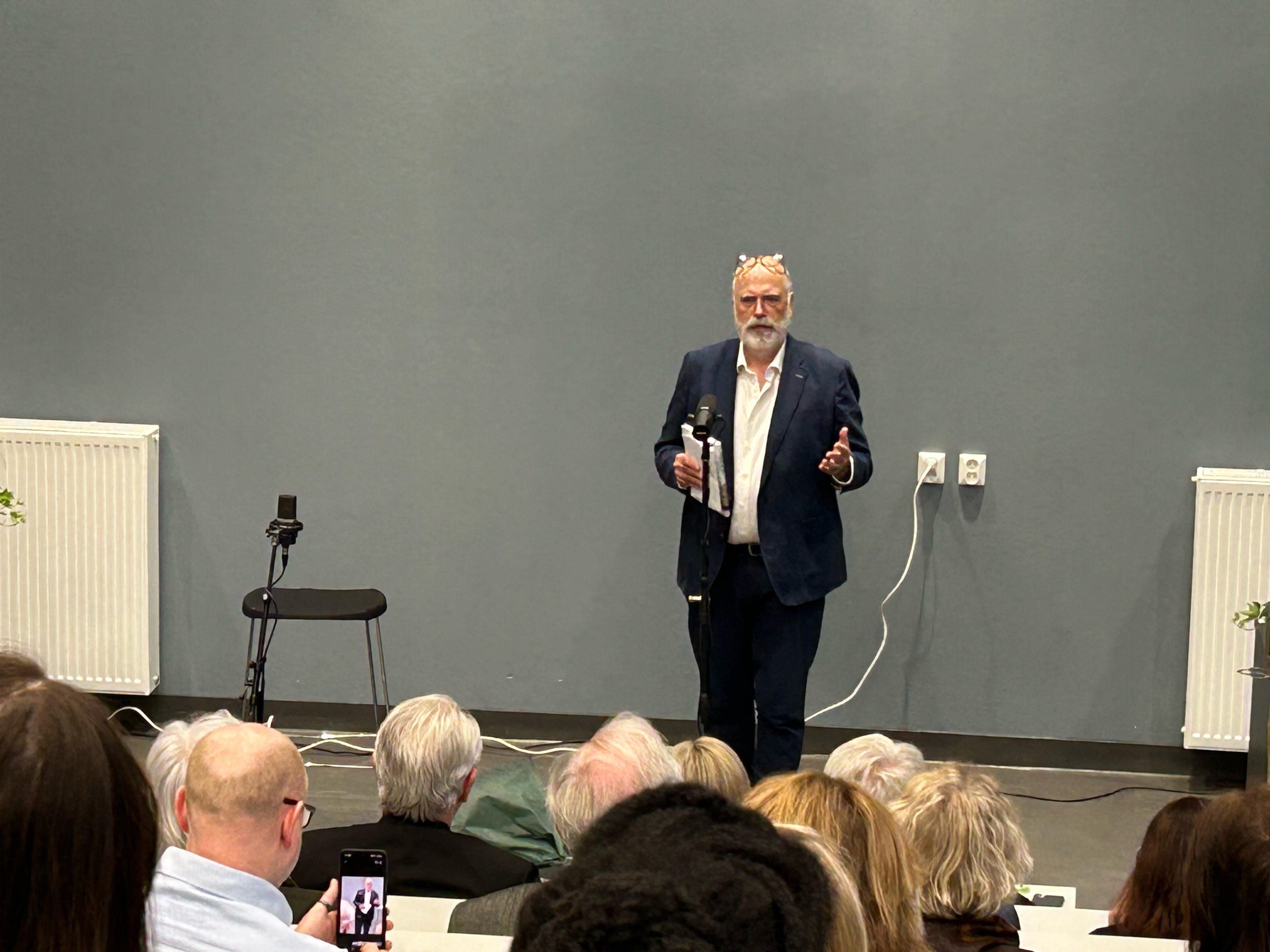 Forfatter Fossbakken forteller om boken