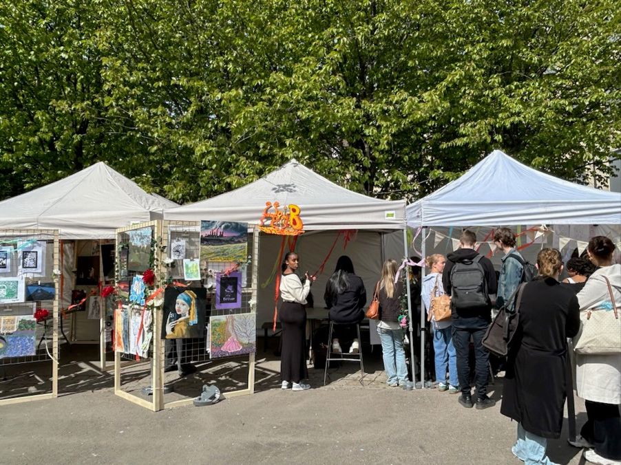 Kø for å bli tegnet