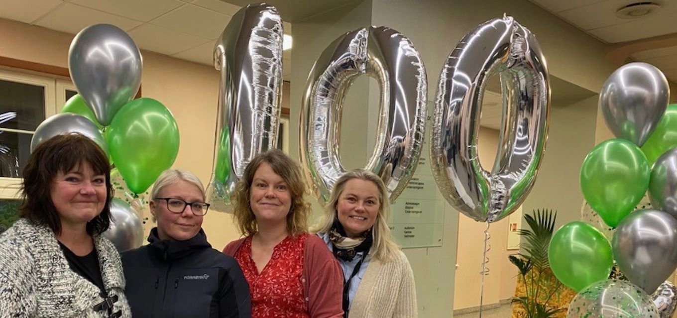 Glade voksne overrasker elever og ansatte