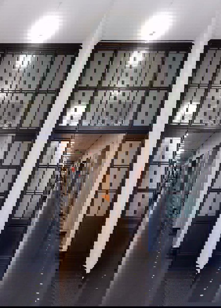 Fra gangen inn til klasserom