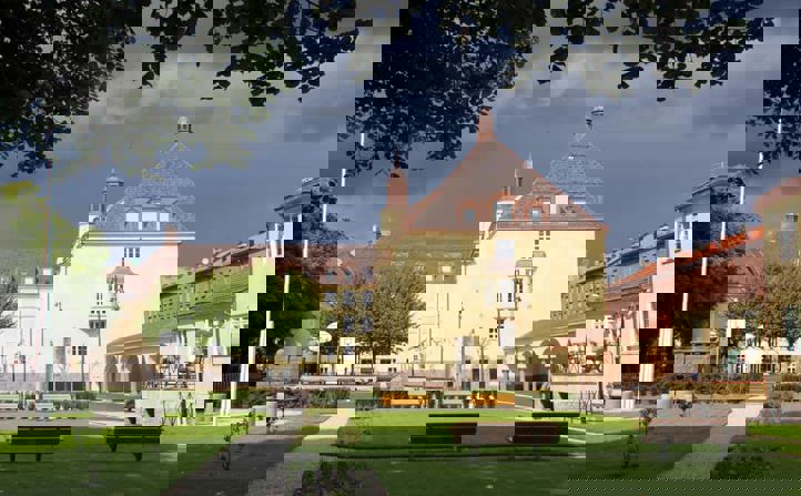 Skolen og sommerhage Skolen og sommerhage